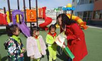 甘肃省嘉峪关市雄关区祁连社区开展幼儿防拐骗教育活动