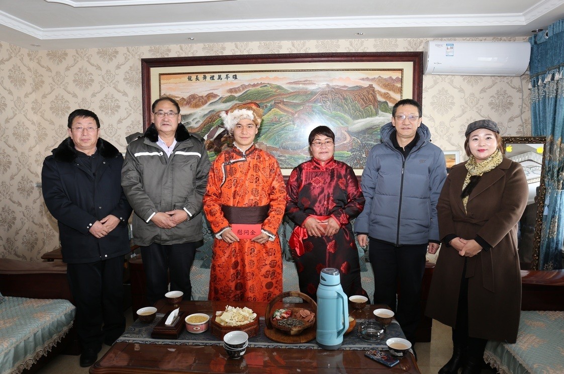 二连浩特市慰问1.jpg