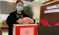 大地有色皆日照，人间无时不春风