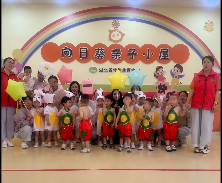 埠河镇“向日葵亲子小屋”开展亲子活动(1).jpg
